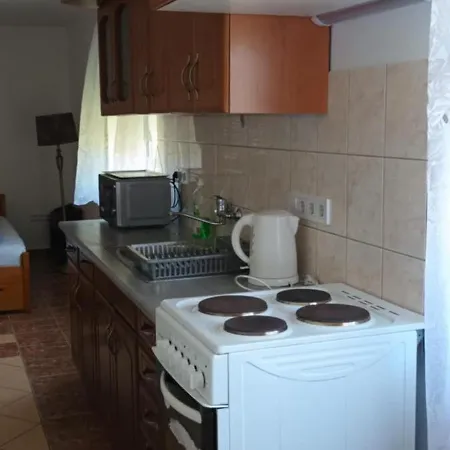 Nicoláj és Tanya Pensión *