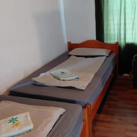 Nicoláj és Tanya Dég