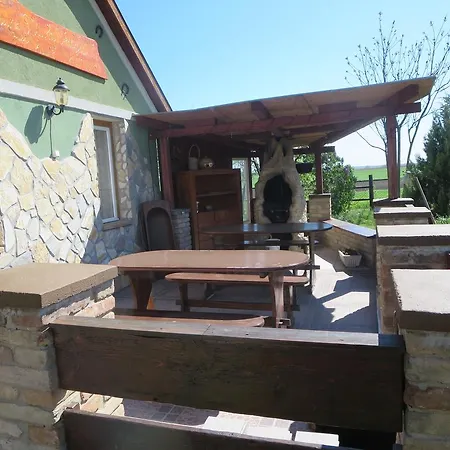 Nicoláj és Tanya Pensión