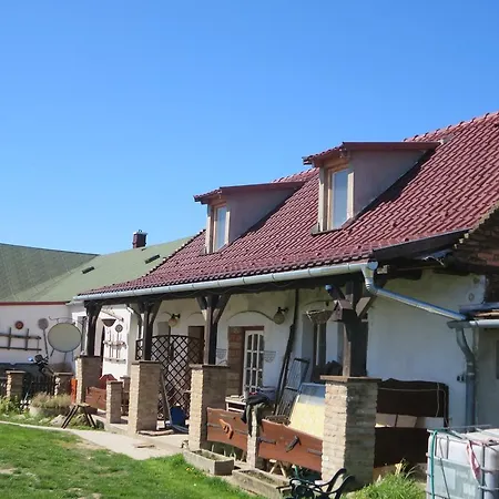 Nicoláj és Tanya Pensión