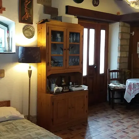 Pensjonat Nicolaj Vendeghaz Es Tanya