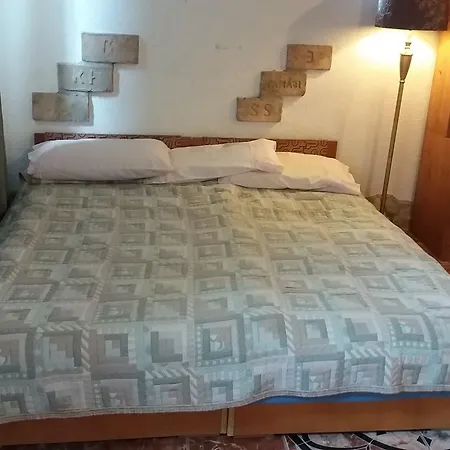 Nicolaj Vendeghaz Es Tanya Pensjonat *