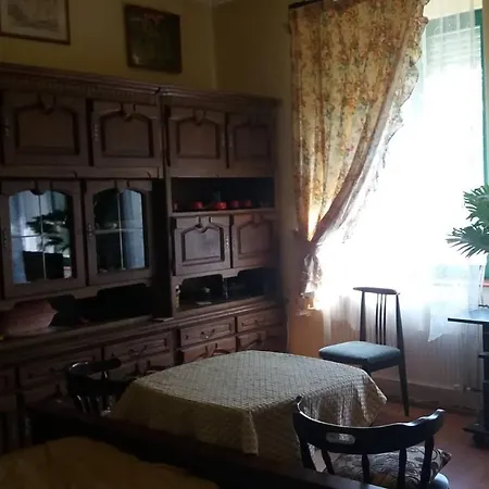 Nicoláj és Tanya Pensión *