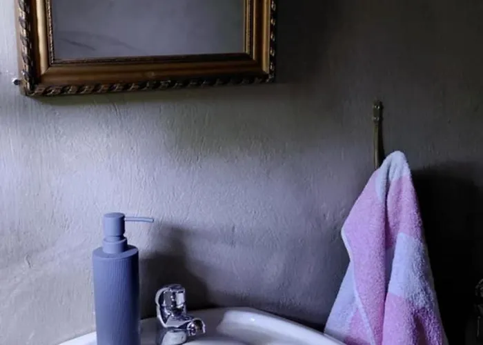 Nicolaj Vendeghaz Es Tanya בית הארחה