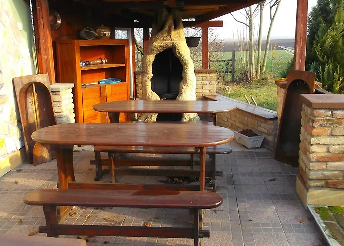 בית הארחה Nicolaj Vendeghaz Es Tanya Dég