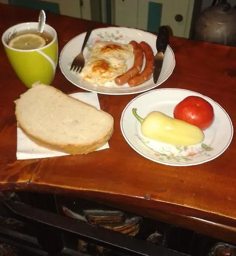 Nicolaj Vendeghaz Es Tanya * Dég